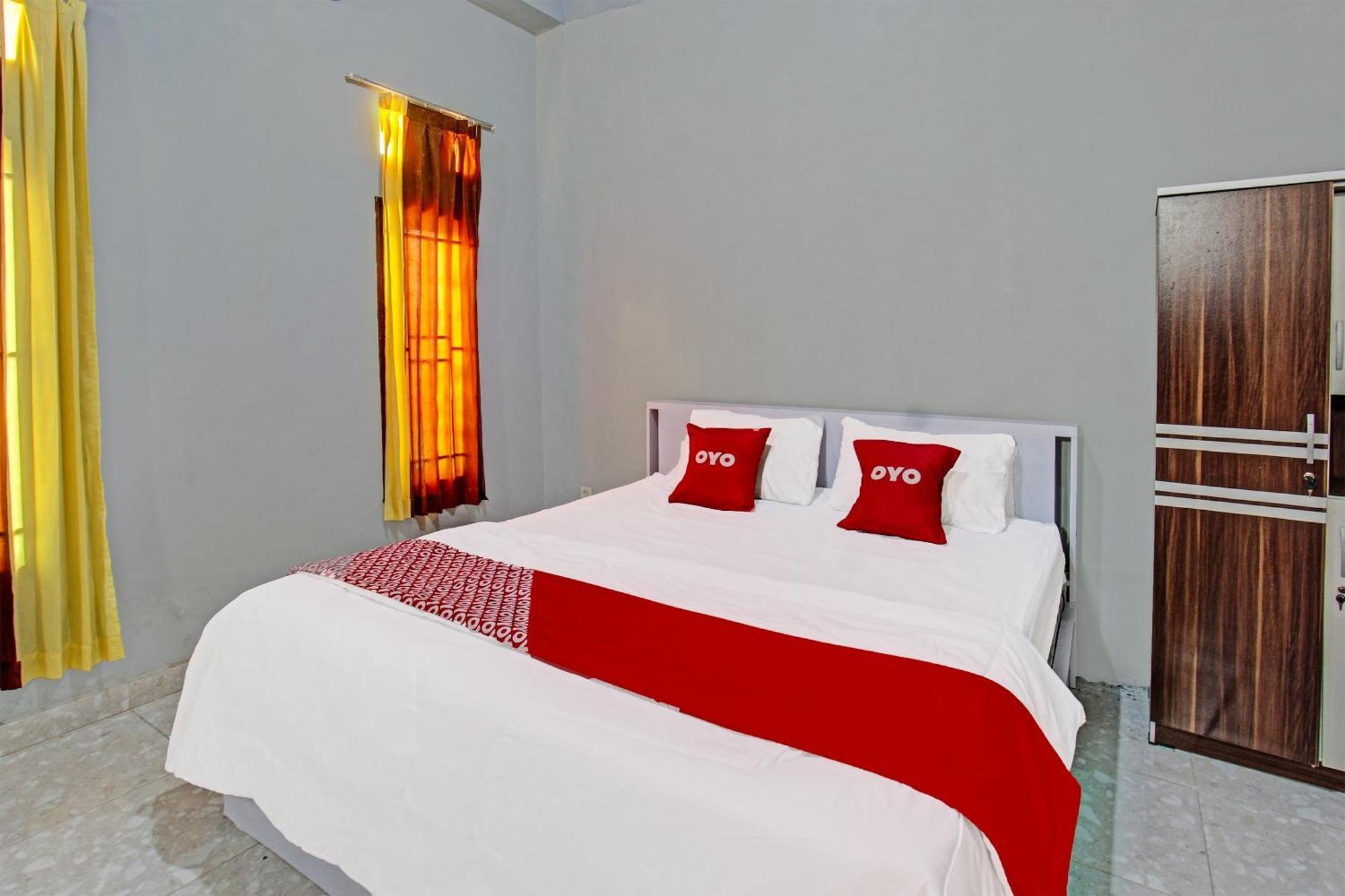 Oyo 91210 Hotel J3 Praya Esterno foto