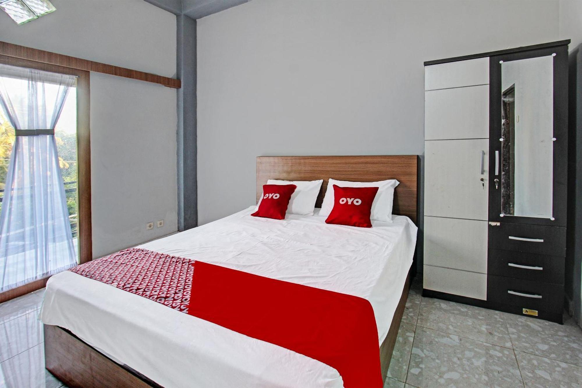 Oyo 91210 Hotel J3 Praya Esterno foto