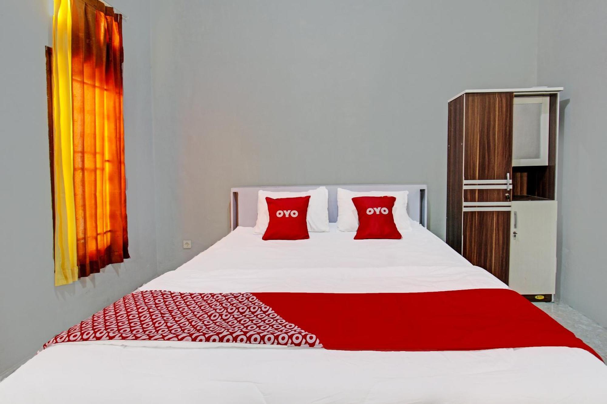 Oyo 91210 Hotel J3 Praya Esterno foto