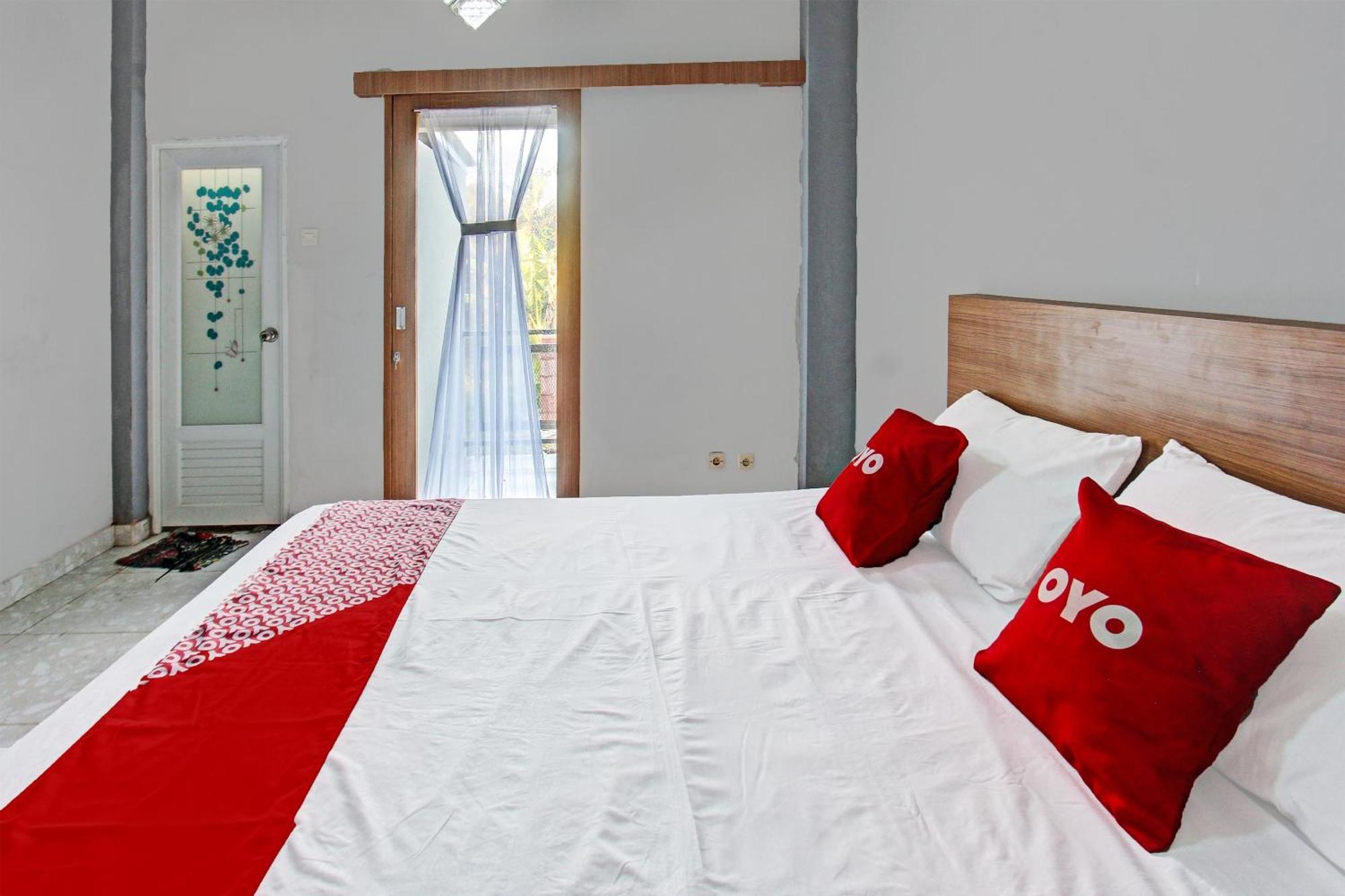 Oyo 91210 Hotel J3 Praya Esterno foto