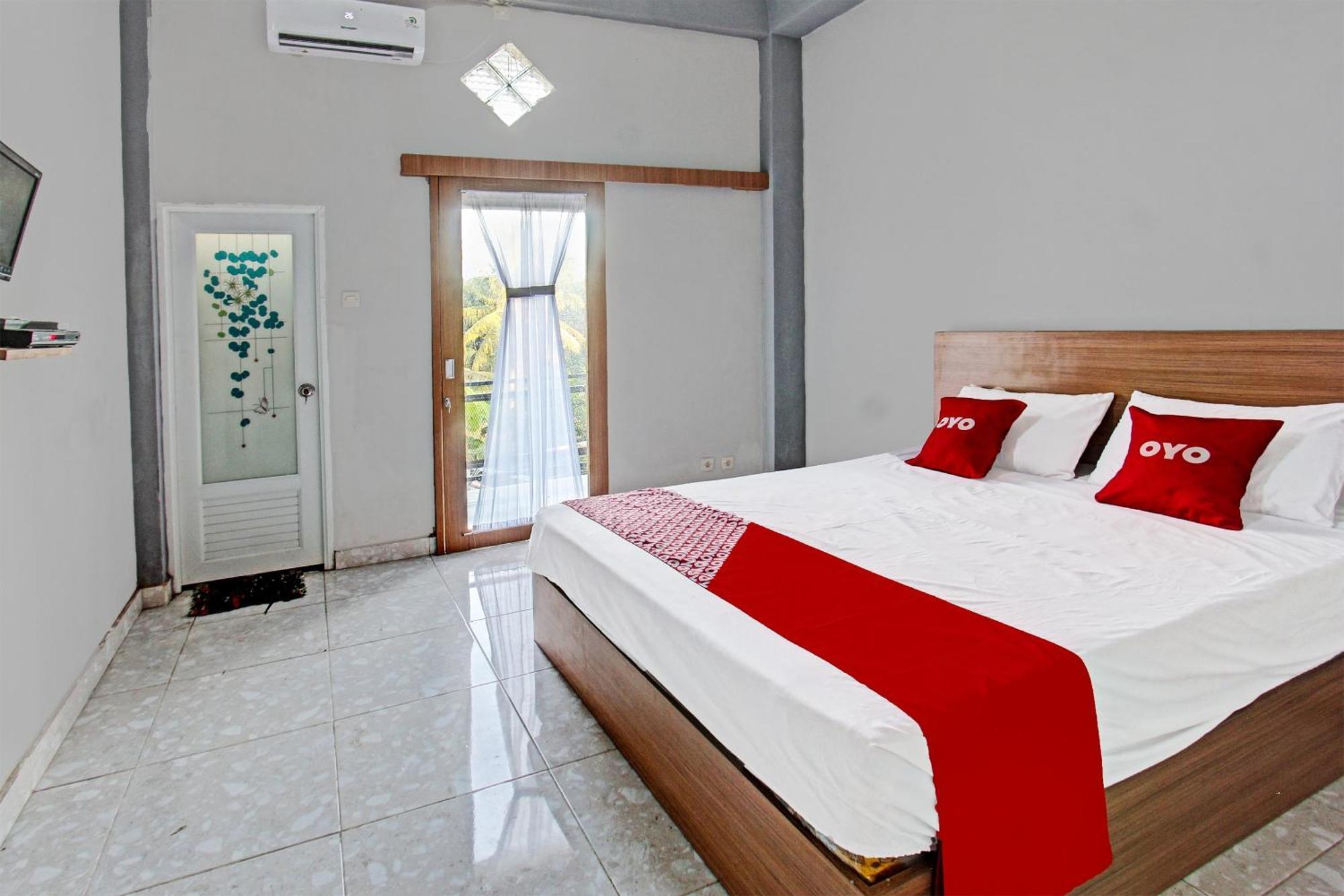 Oyo 91210 Hotel J3 Praya Esterno foto